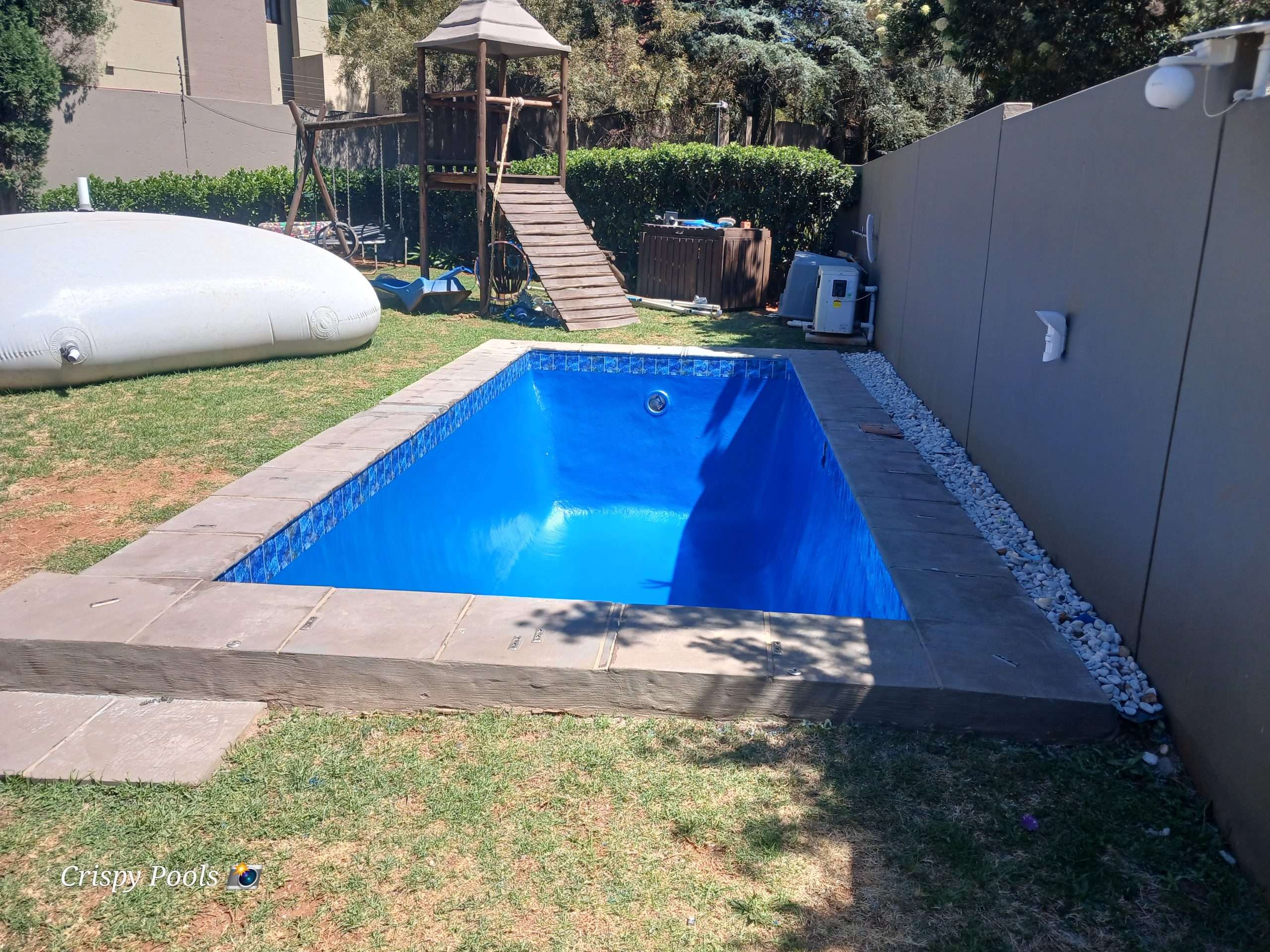 fiberglass-repair-renovation-crispy-pool-jpg