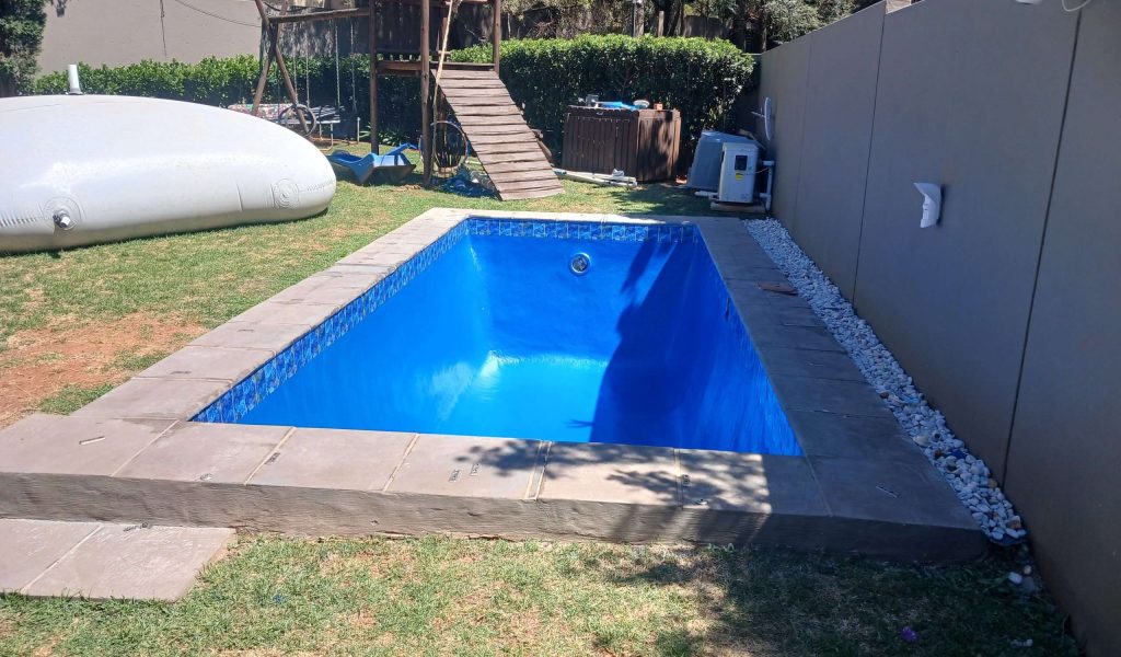 fiberglass-repair-renovation-crispy-pool-jpg
